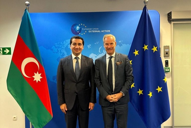 1764277444_ezgif-6ecc3a072e850387